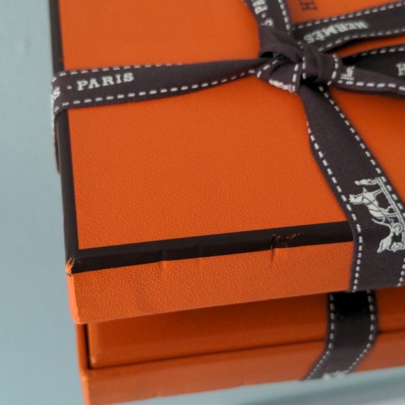 Hermes small box + ribbon+ original shipping box